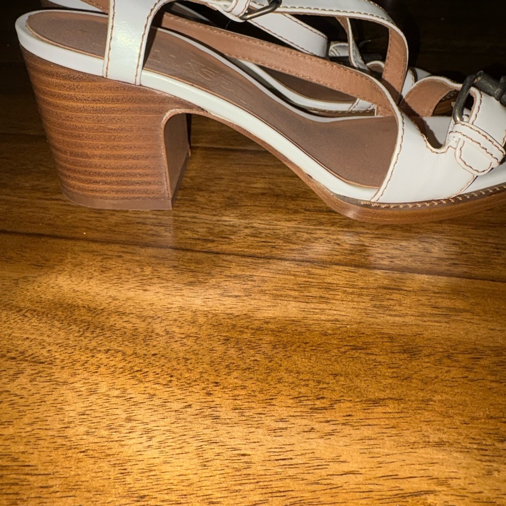Nomasei Martha’s Sandals - Picture 4 of 5